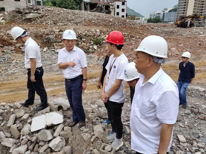 市城投集團(tuán)黨委委員、紀(jì)委書記田犁帶隊赴銅仁市熊家屯棚戶區(qū)（城中村）改造項目 黃家院子項目點檢查防汛工作